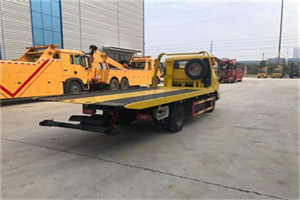 新邱非事故拖车