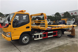 新邱哪里有拖车服务